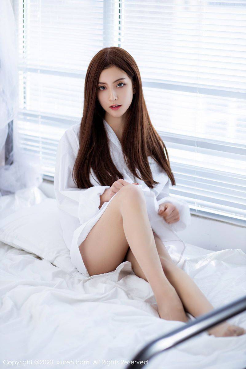 秀人网美女模特林文文yooki经典白衬衫女秘书内衣诱惑写真