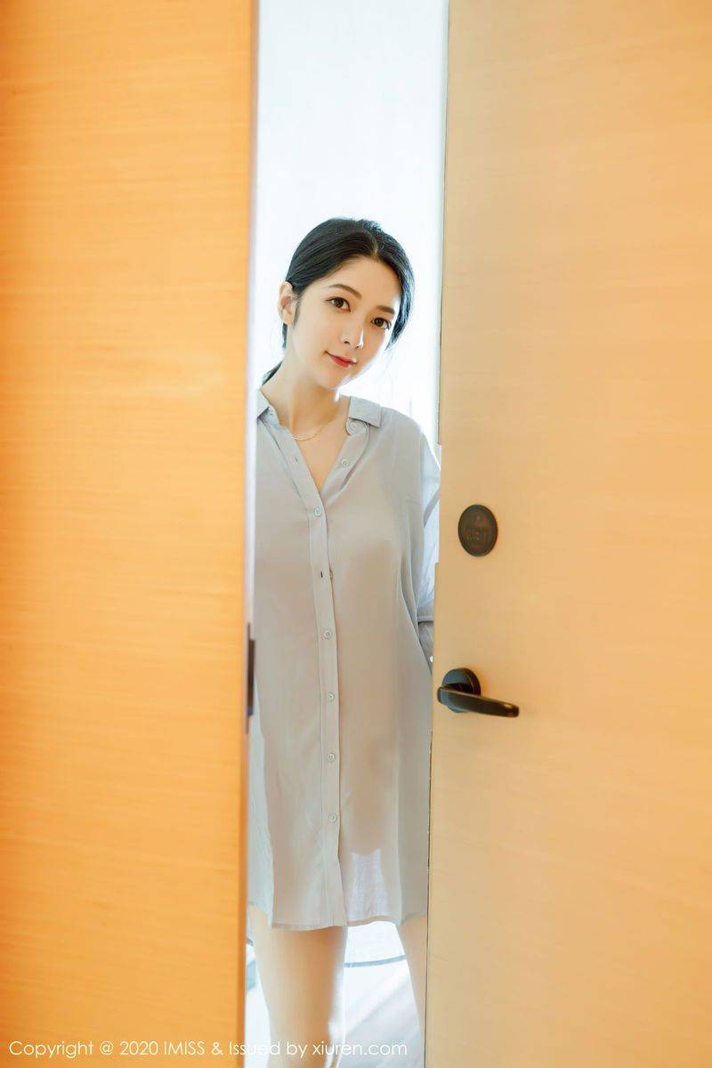 爱蜜社性感女神Angela小热巴修长美腿女友视觉系列私房写真