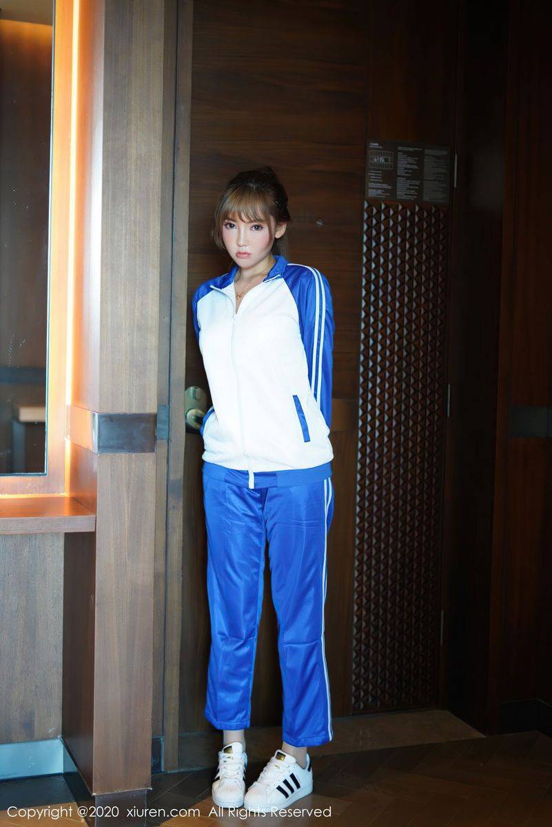秀人网美女模特柴婉艺Averie清纯校服蓝白运动系列丝袜美图-8