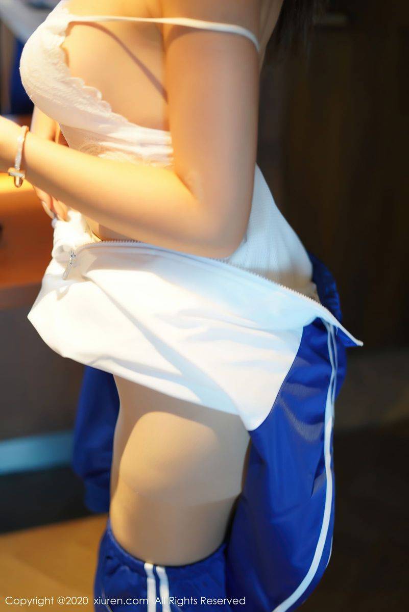 秀人网美女模特柴婉艺Averie清纯校服蓝白运动系列丝袜美图-25