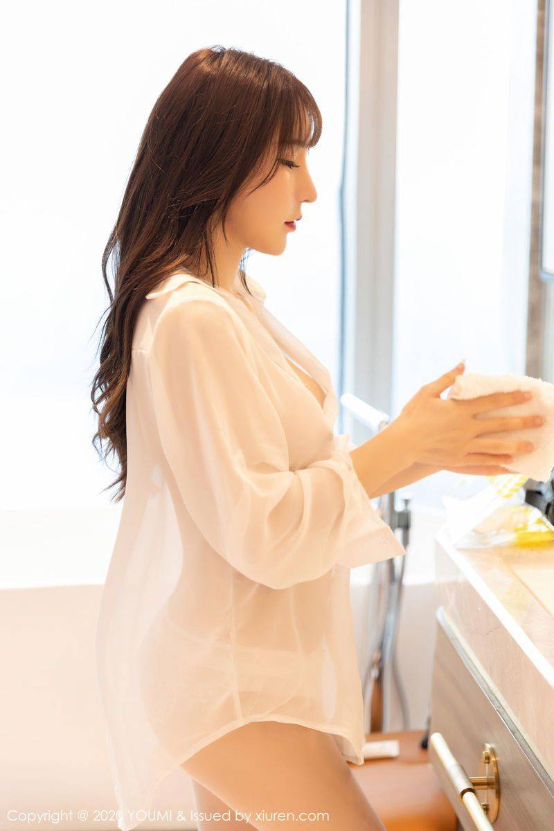 尤蜜荟性感女神周于希Sandy丝袜美腿酒店浴室系列娇柔写真-17