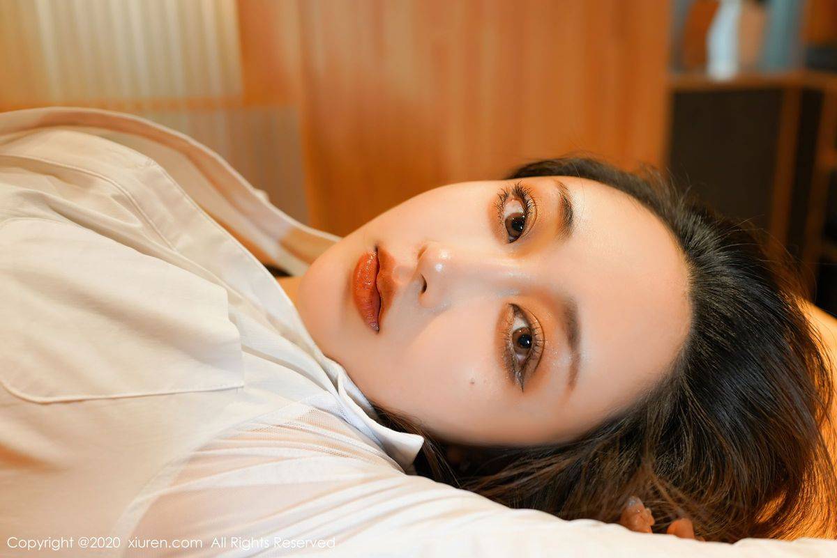 秀人网美女模特Betty林子欣黑丝美腿女白领职场系列心愿旅拍-21