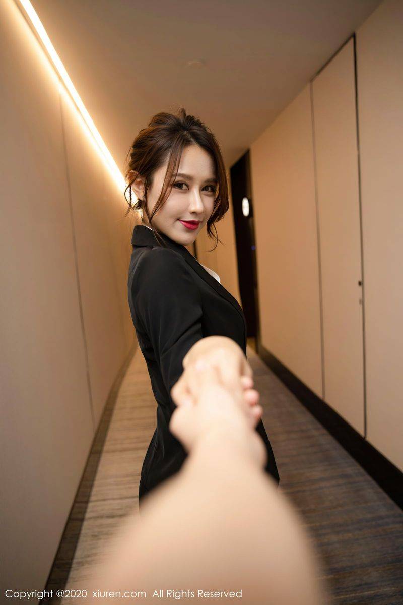 秀人网性感女神徐安安酒店私人管家系列职场OL制服诱惑写真-14