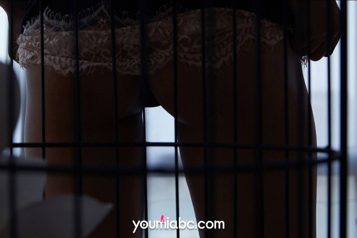 YouMi尤蜜美女模特洛洛x身穿比基尼缱绻の馥郁主题曼妙写真-45