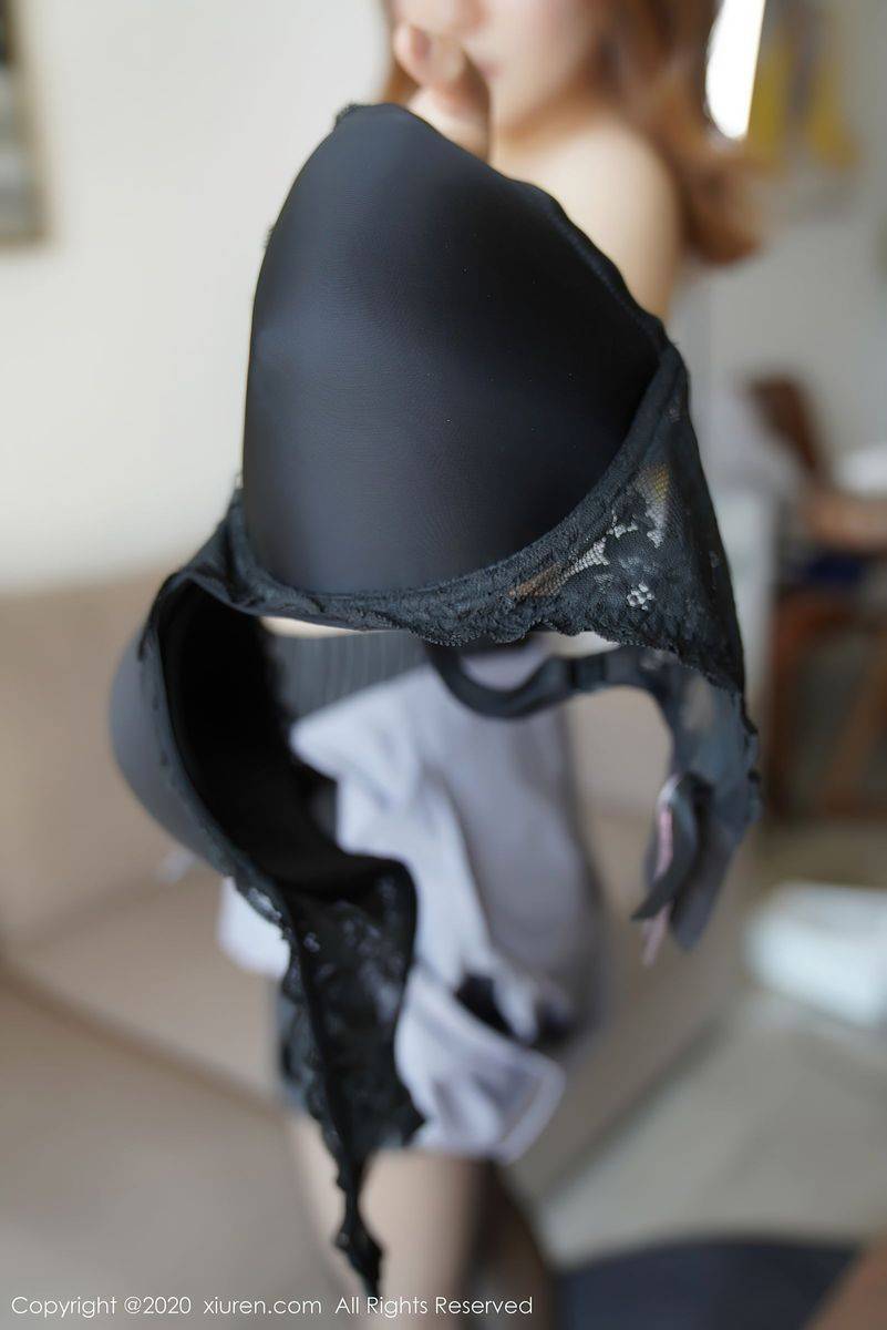 秀人网美女模特周大萌职场OL女秘书系列黑丝美腿惹火写真-29