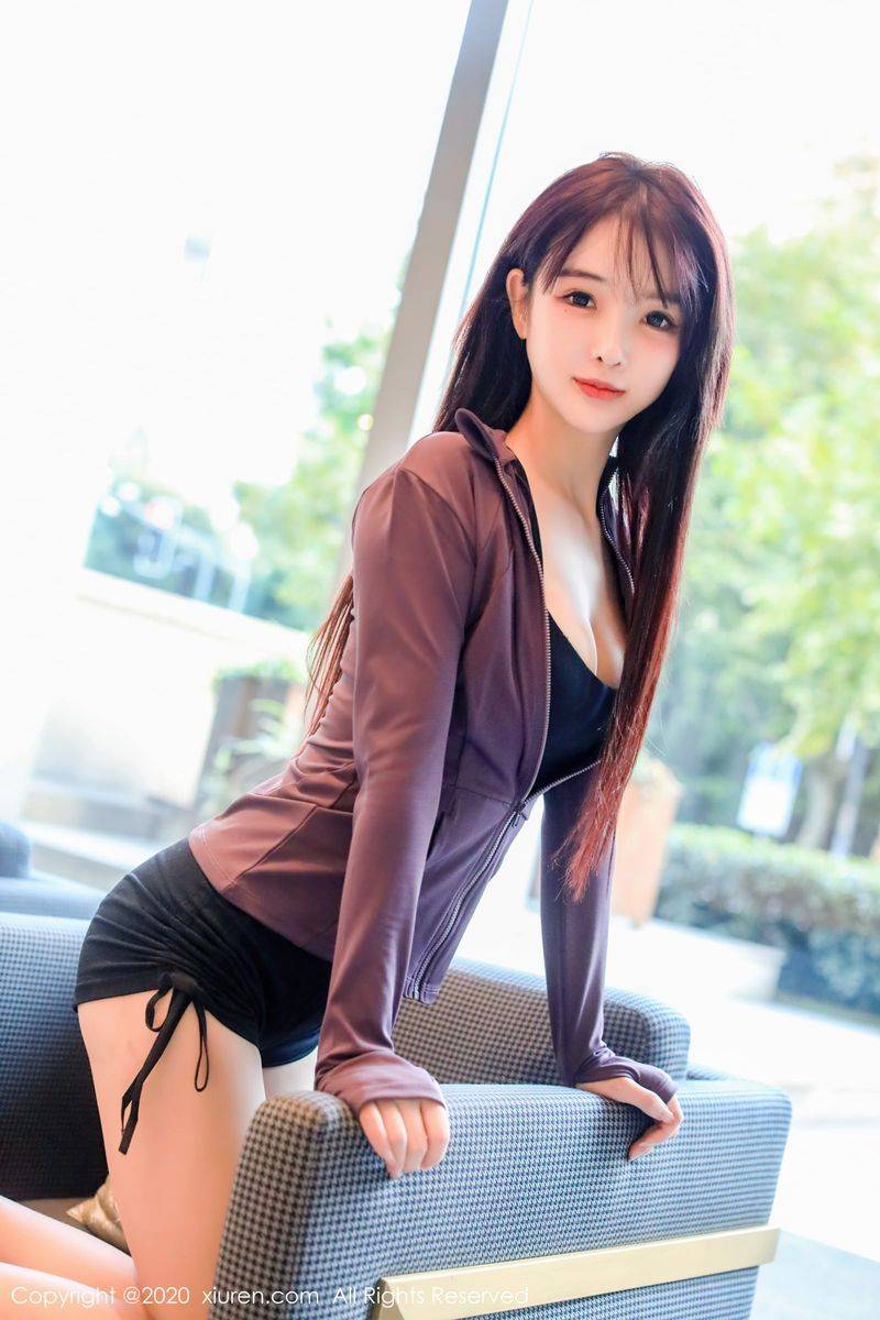 秀人网新人模特南初妹妹黑色运动内衣主题雪白娇嫩写真-23