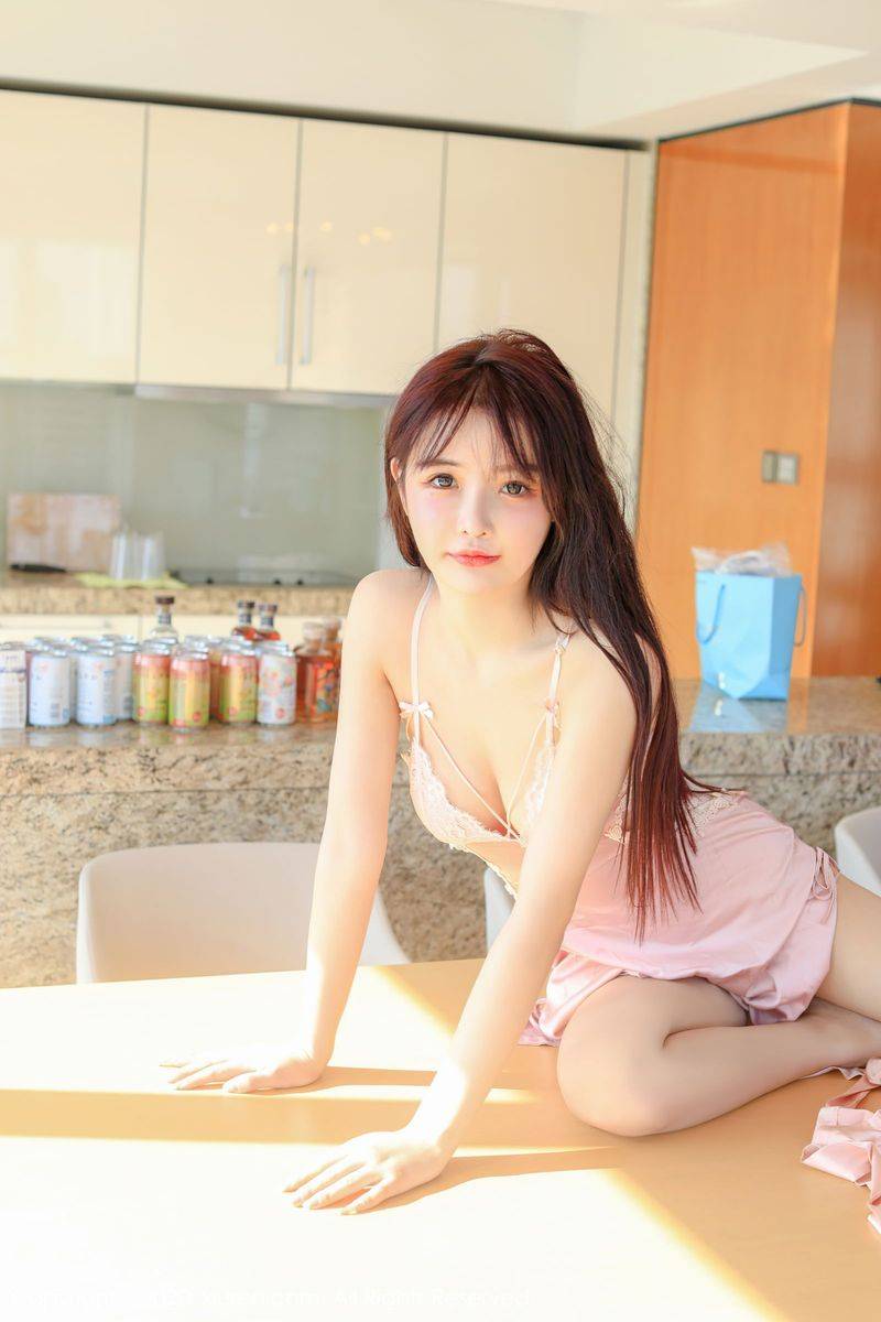 秀人网新人嫩模南初妹妹粉色情趣吊裙白嫩娇躯性感套图-24