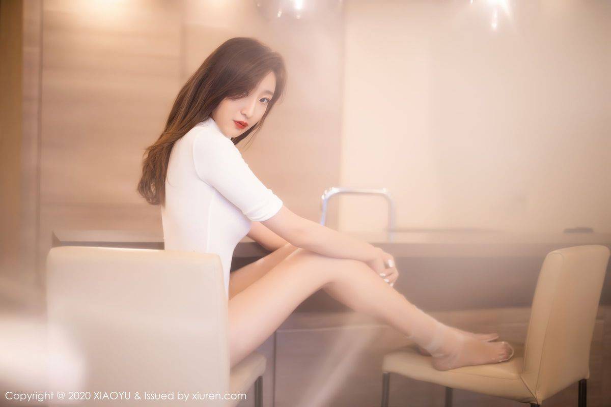 语画界性感女神安琪Yee白色连体衣+薄透丝袜曼妙激凸写真-6