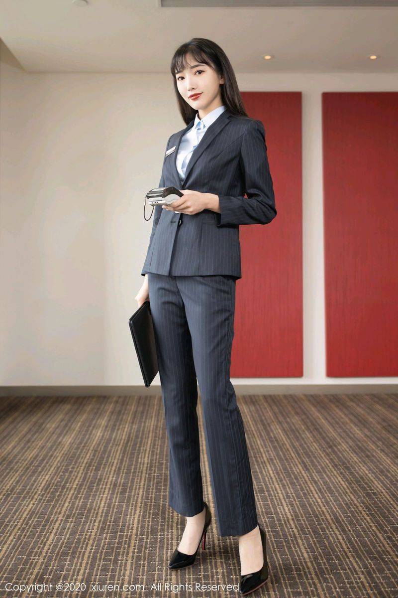 秀人网美女模特陆萱萱银行客户经理内衣诱惑职场OL系列写真