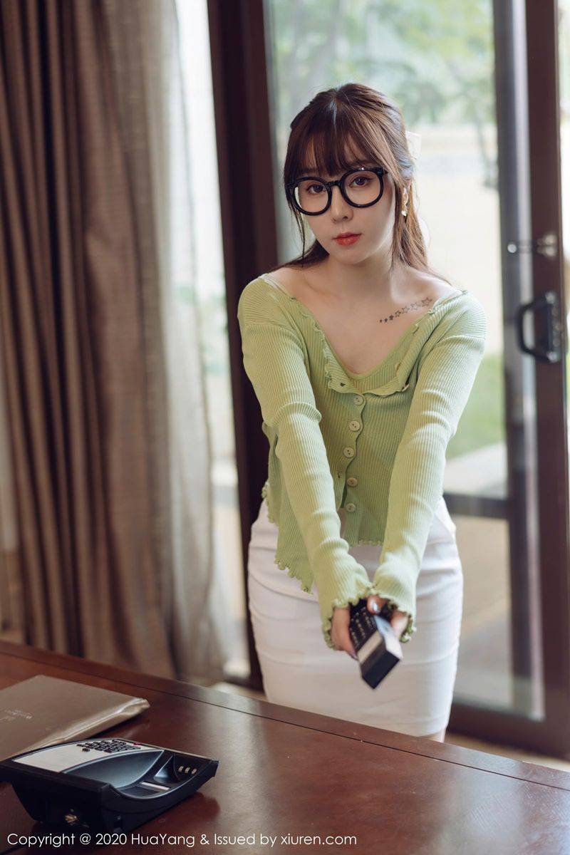 花漾Show美女模特王雨纯总裁vs土气职员主题西双版纳旅拍-3