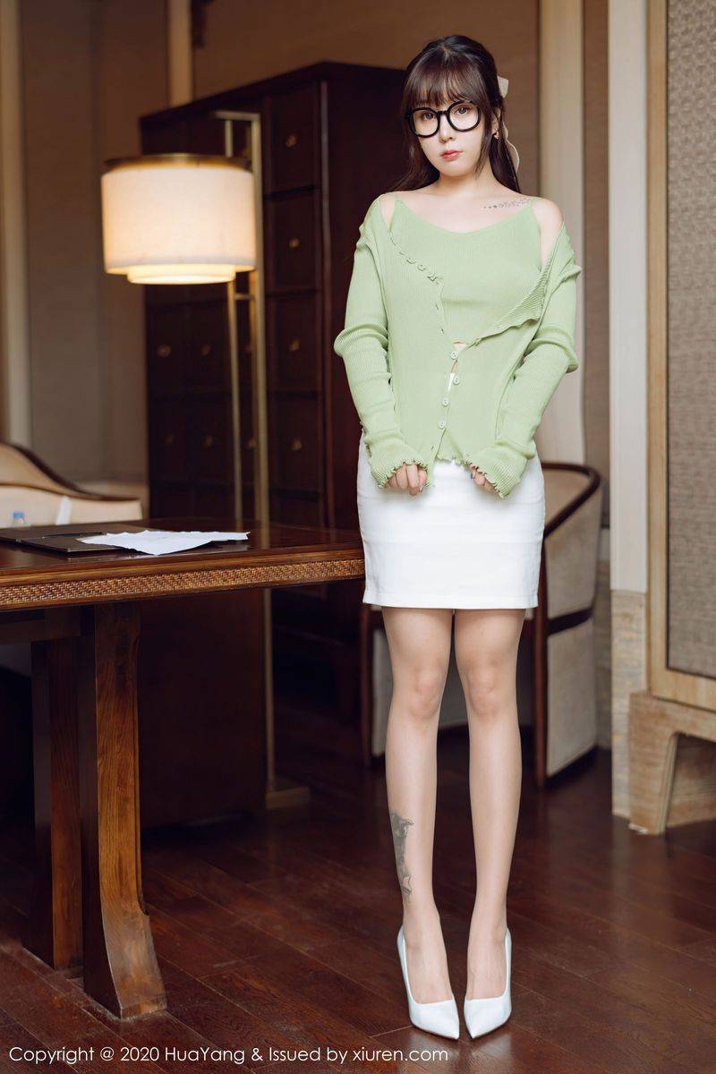 花漾Show美女模特王雨纯总裁vs土气职员主题西双版纳旅拍-12