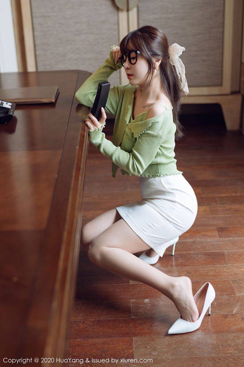 花漾Show美女模特王雨纯总裁vs土气职员主题西双版纳旅拍-30