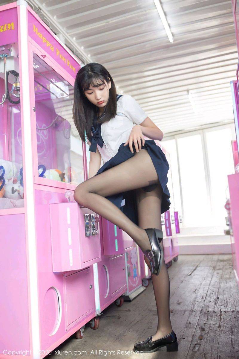 秀人网美女模特陆萱萱不良少女黑丝美腿逃学威龙系列写真-61