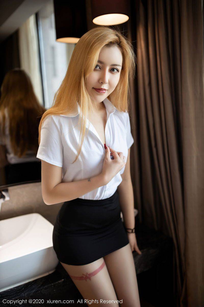 秀人网新人模特徐安冉miki性感职场秘书OL系列首套写真-6