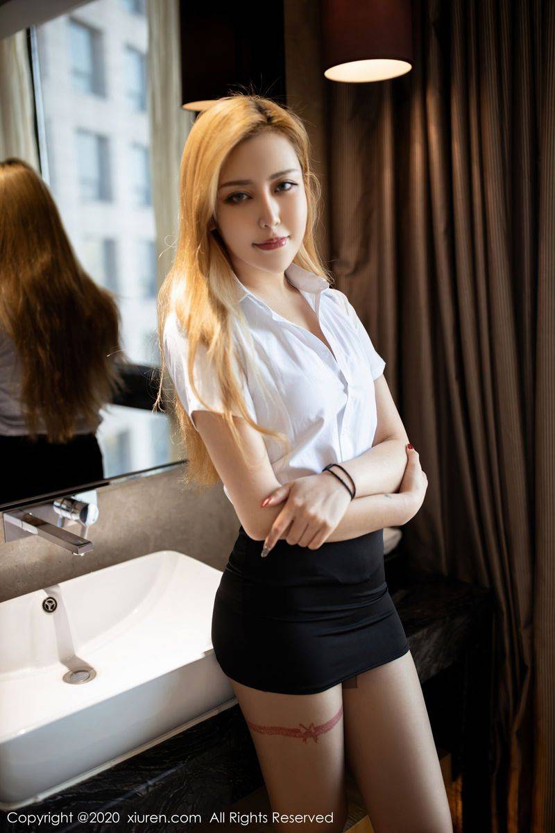 秀人网新人模特徐安冉miki性感职场秘书OL系列首套写真-10