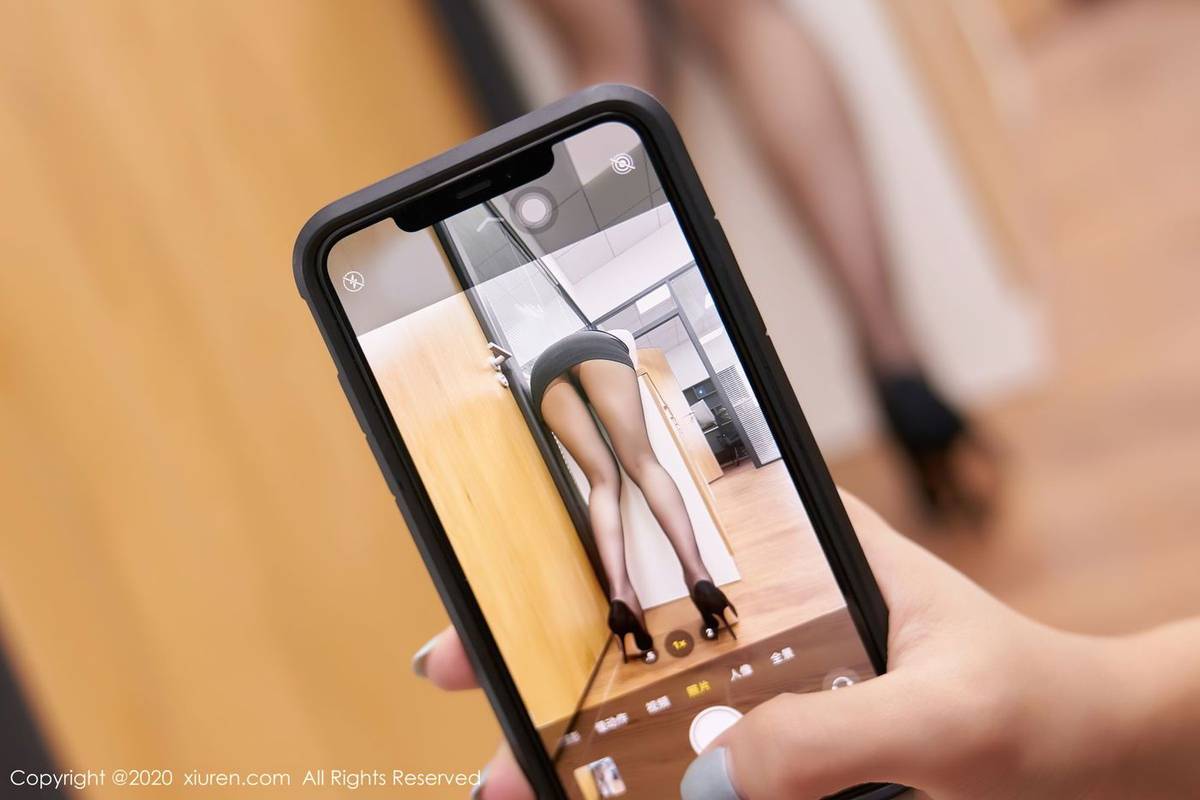 秀人网性感女神韩静安职场OL女秘书装扮撩人含羞系列写真-29