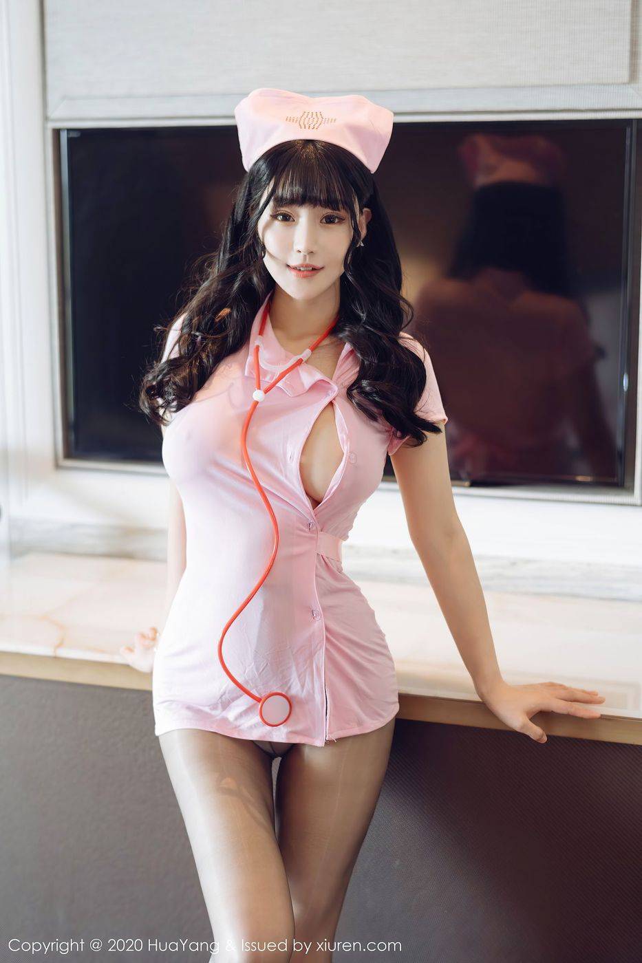 花漾Show性感女神Flower朱可儿粉色护士制服系列西双版纳旅拍-34