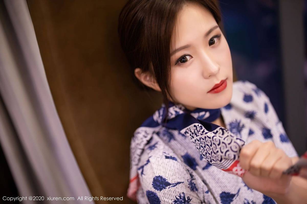 语画界性感女神杨紫嫣Cynthia黑丝美腿空乘制服系列娇媚写真-4