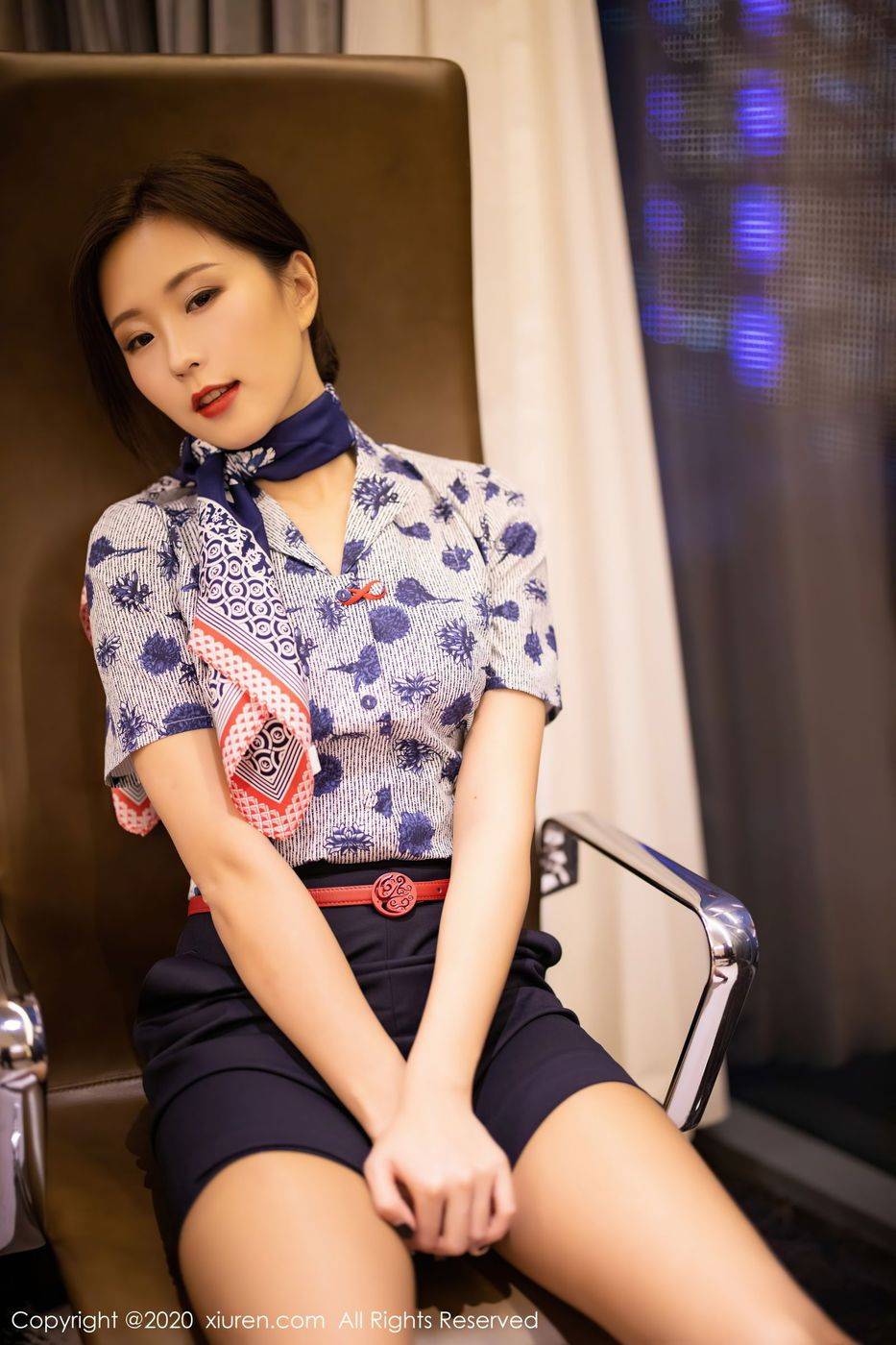 语画界性感女神杨紫嫣Cynthia黑丝美腿空乘制服系列娇媚写真-11