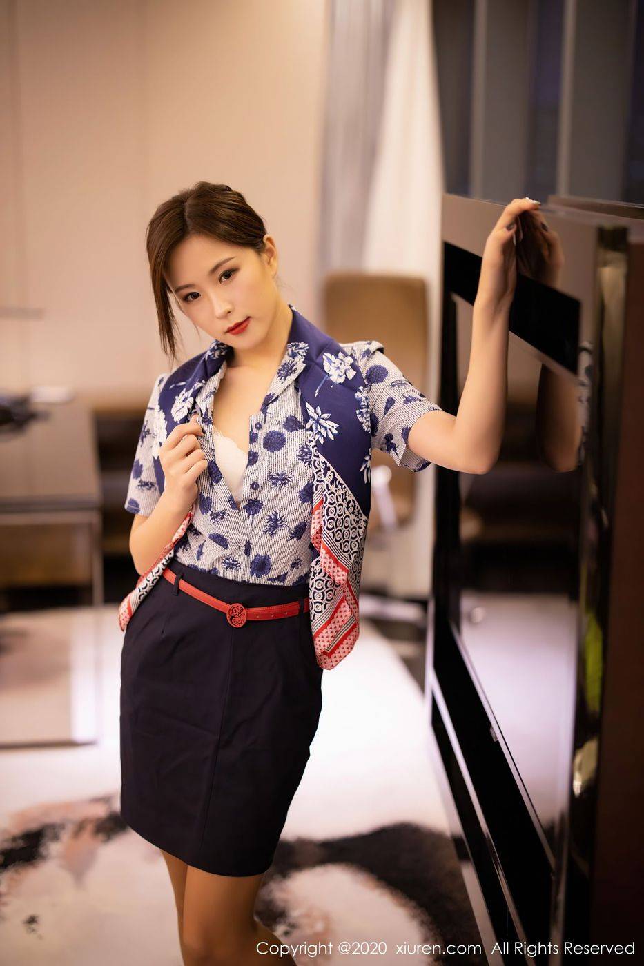 语画界性感女神杨紫嫣Cynthia黑丝美腿空乘制服系列娇媚写真-27