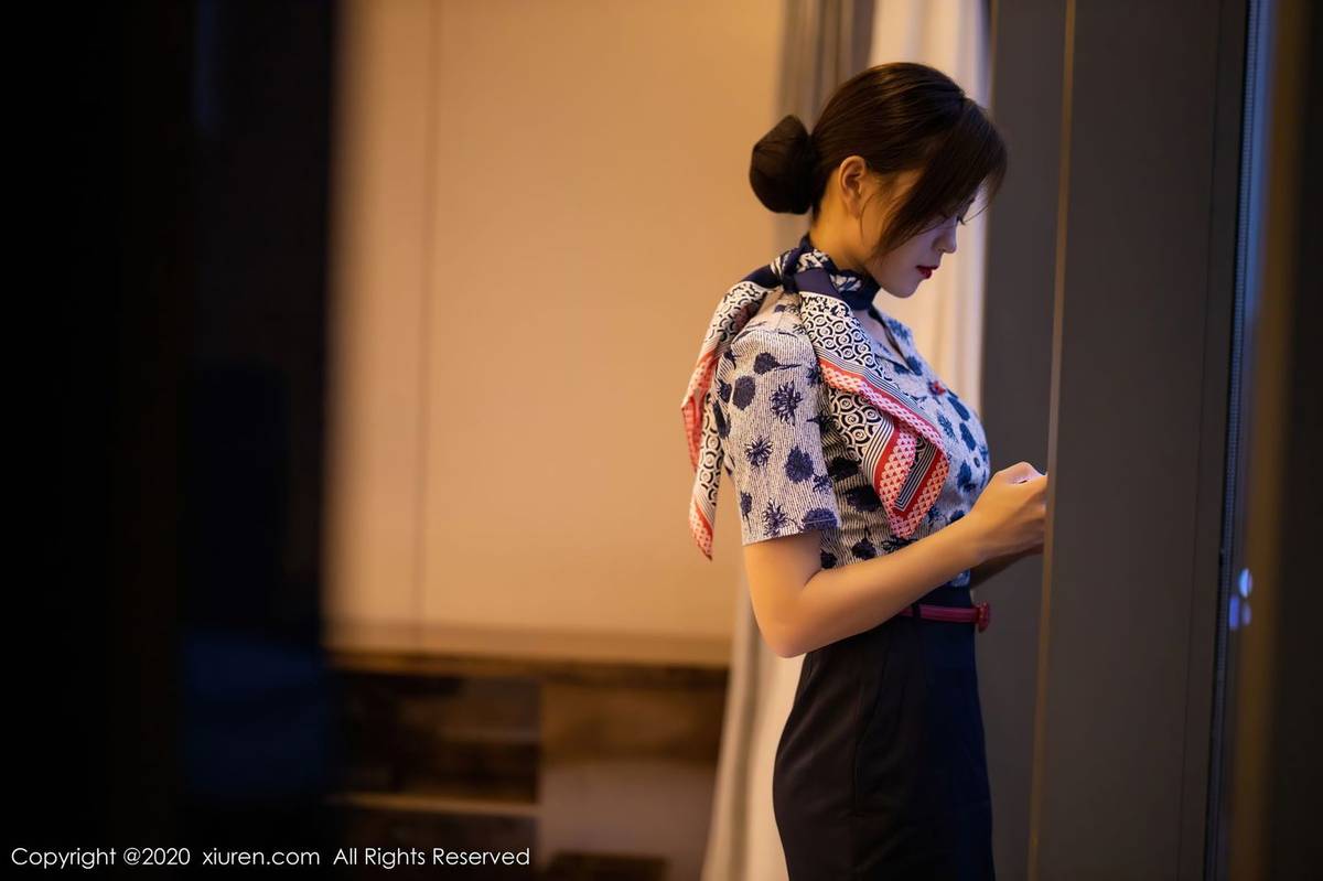 语画界性感女神杨紫嫣Cynthia黑丝美腿空乘制服系列娇媚写真-45