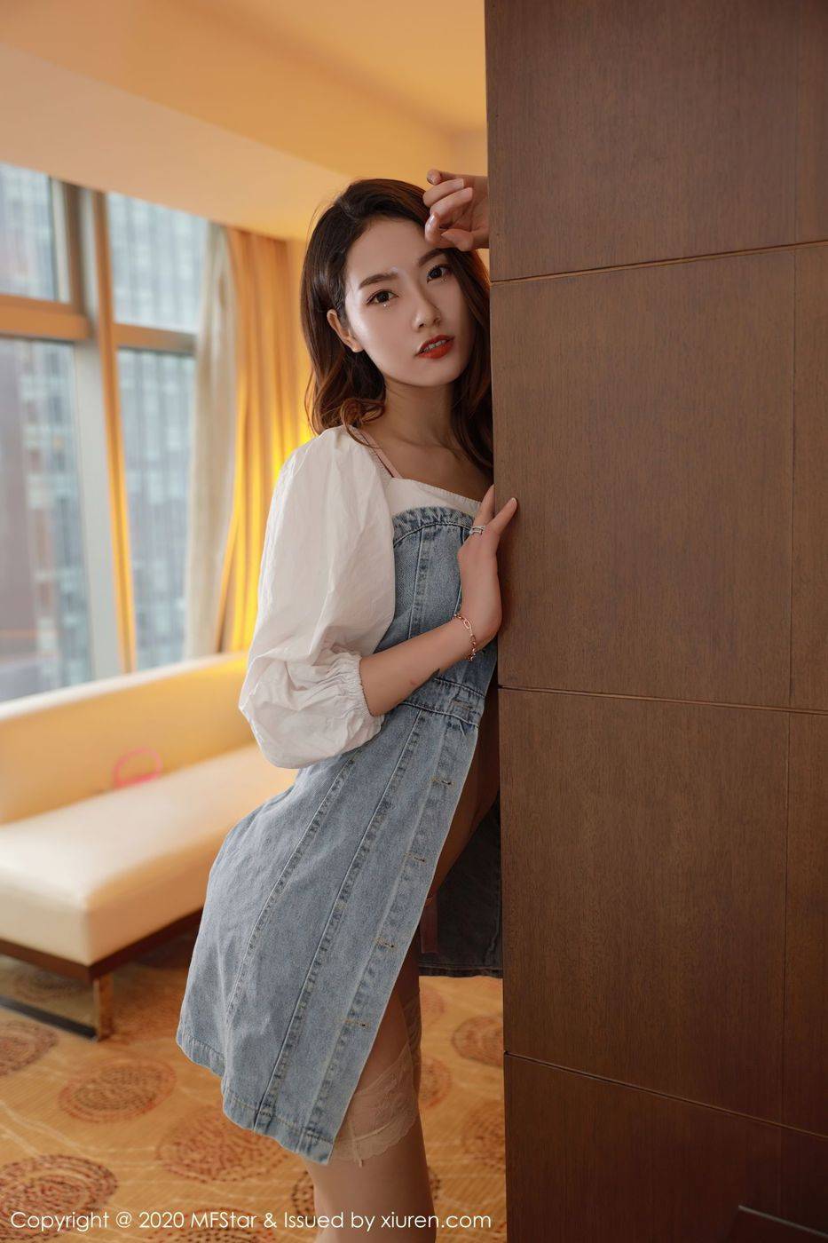 模范学院美女模特方子萱肉色丝袜镂空粉色内衣魅惑写真-5