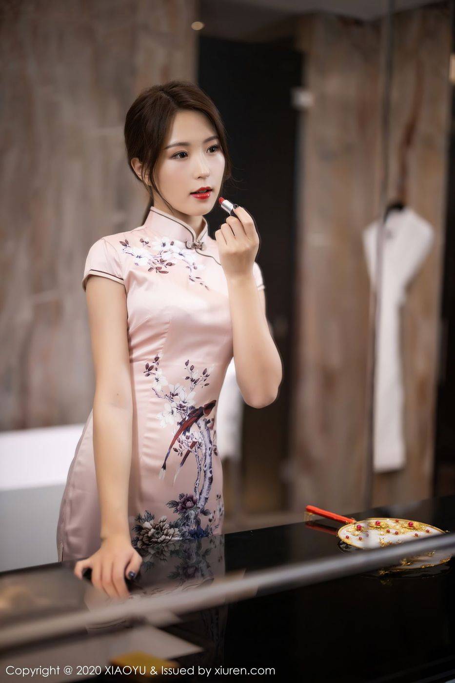 语画界性感女神杨紫嫣Cynthia韵味旗袍与丝袜美腿系列套图