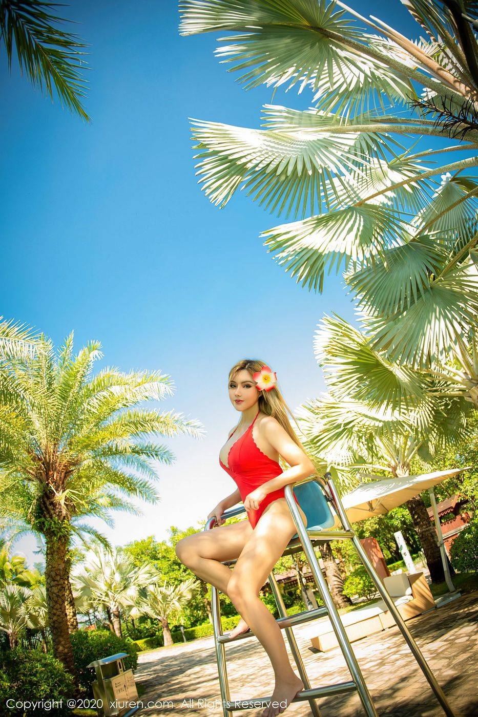 秀人网美女模特李小米丰满身材泳池比基尼系列诱人套图-15