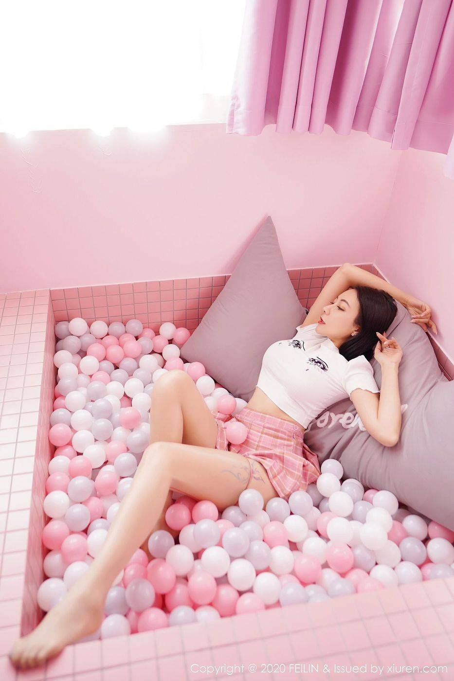 嗲囡囡美女模特果儿Victoria波波池JK制服与比基尼系列写真-4