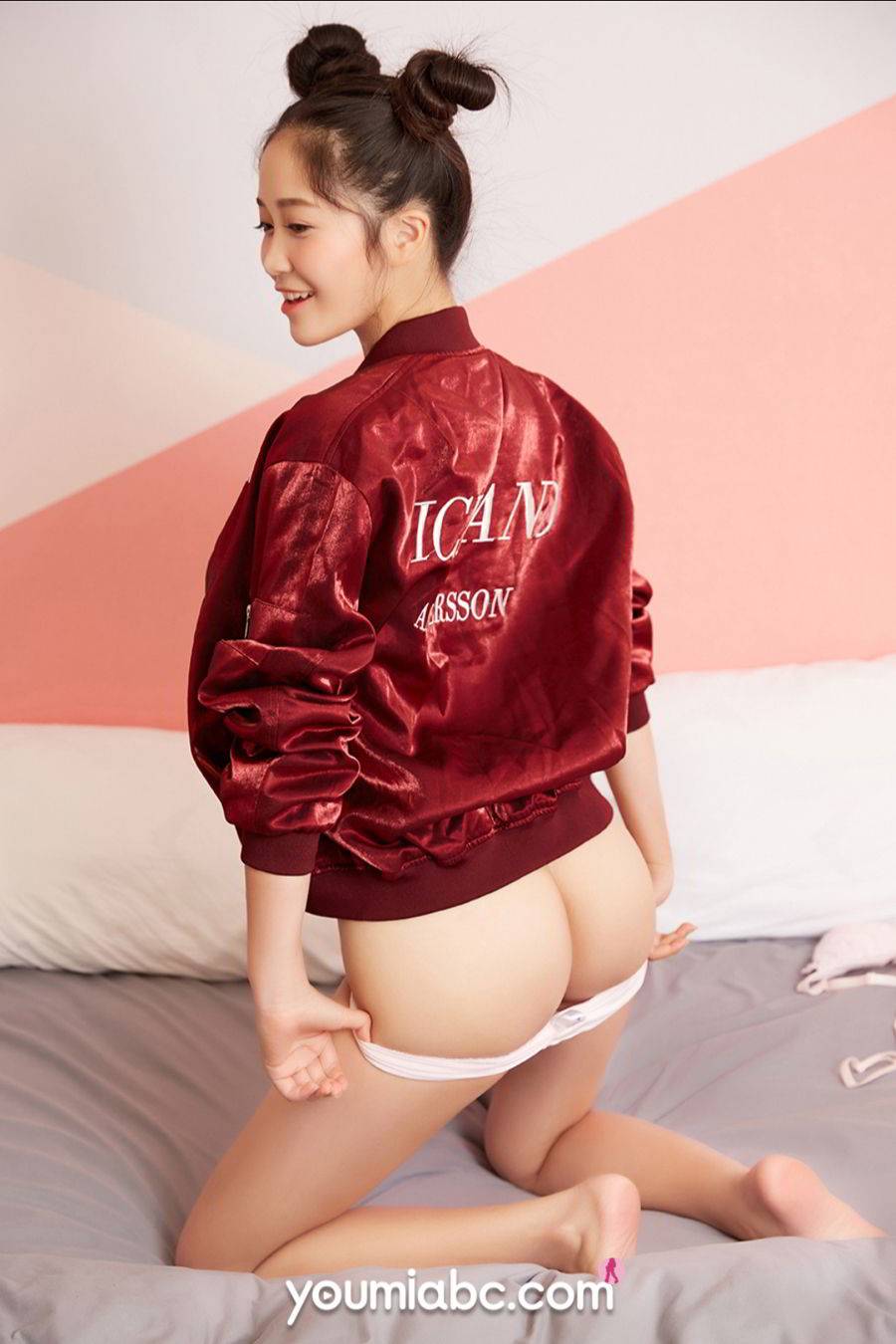 YouMi尤蜜美女模特豆豆D波涛胸涌迷人红外套香肩性感写真-9