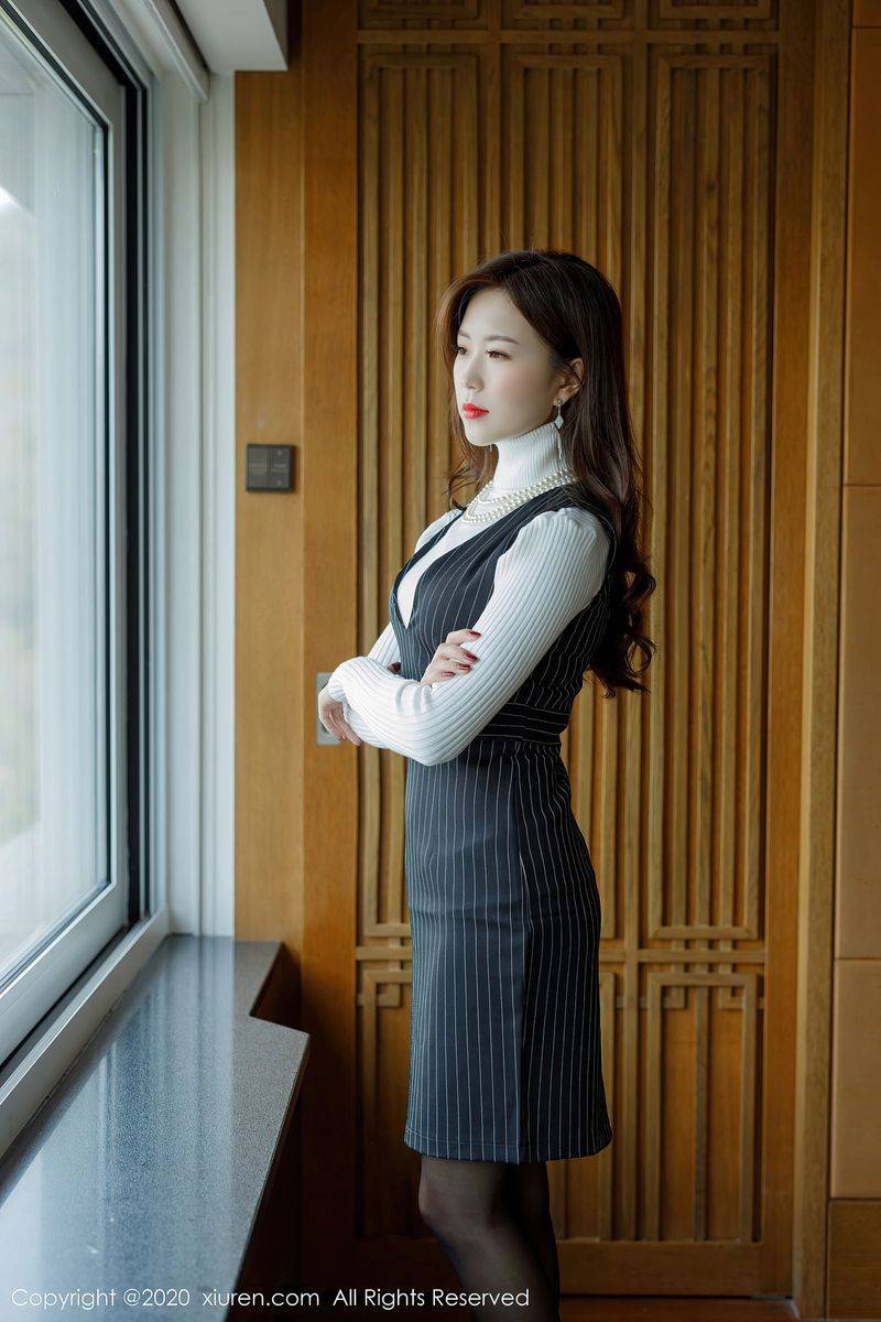 秀人网美女模特杨紫嫣Cynthia职场女老板装扮主题系列写真-49