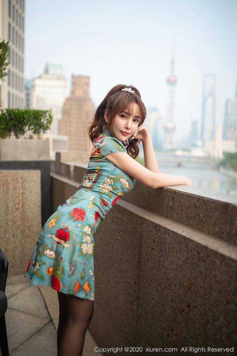 秀人网美女模特陶喜乐_lele韵味旗袍黑丝魅惑系列杭州旅拍-3