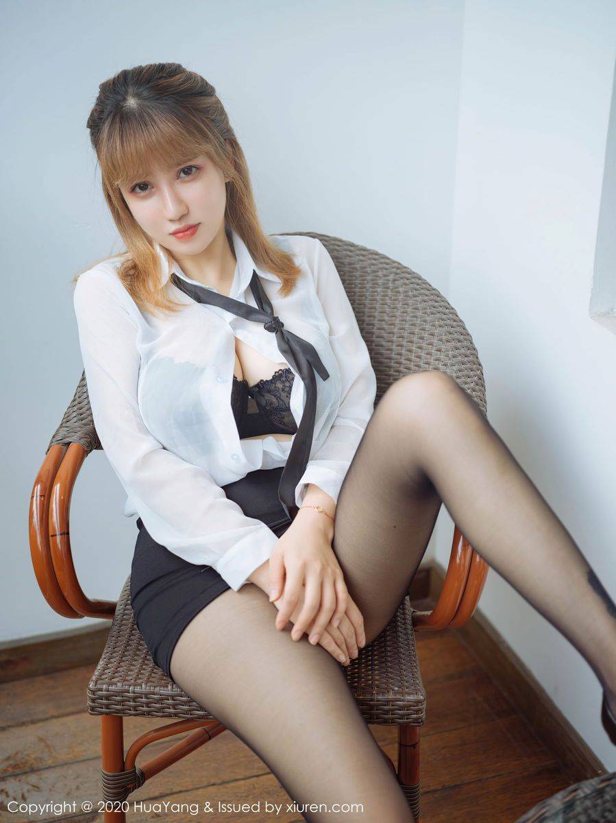 花漾Show美女模特周大萌白衬衫职场秘书OL黑丝系列杭州旅拍-3