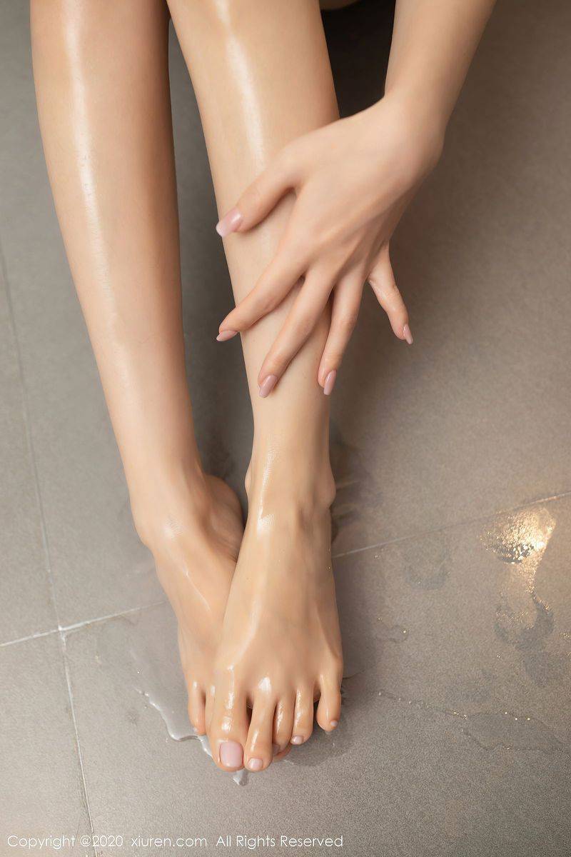 秀人网美女模特鱼子酱Fish健身房运动邂逅私房系列性感写真-44