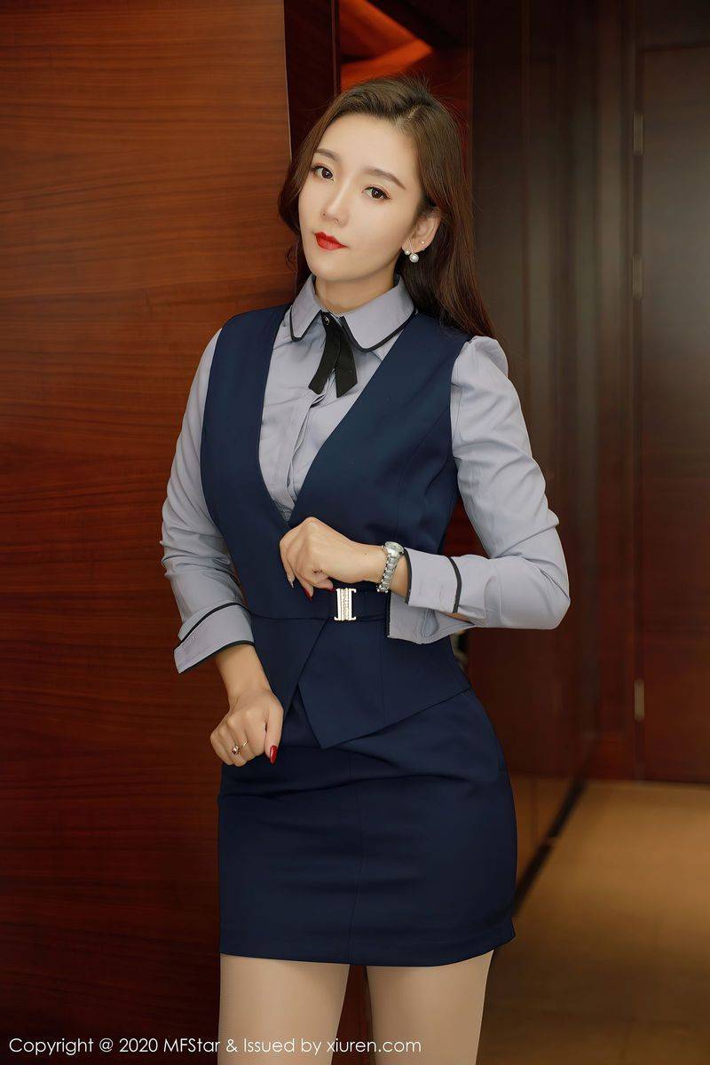 模范学院新人模特艾静香高挑身材丝袜美腿职场OL装扮套图-13
