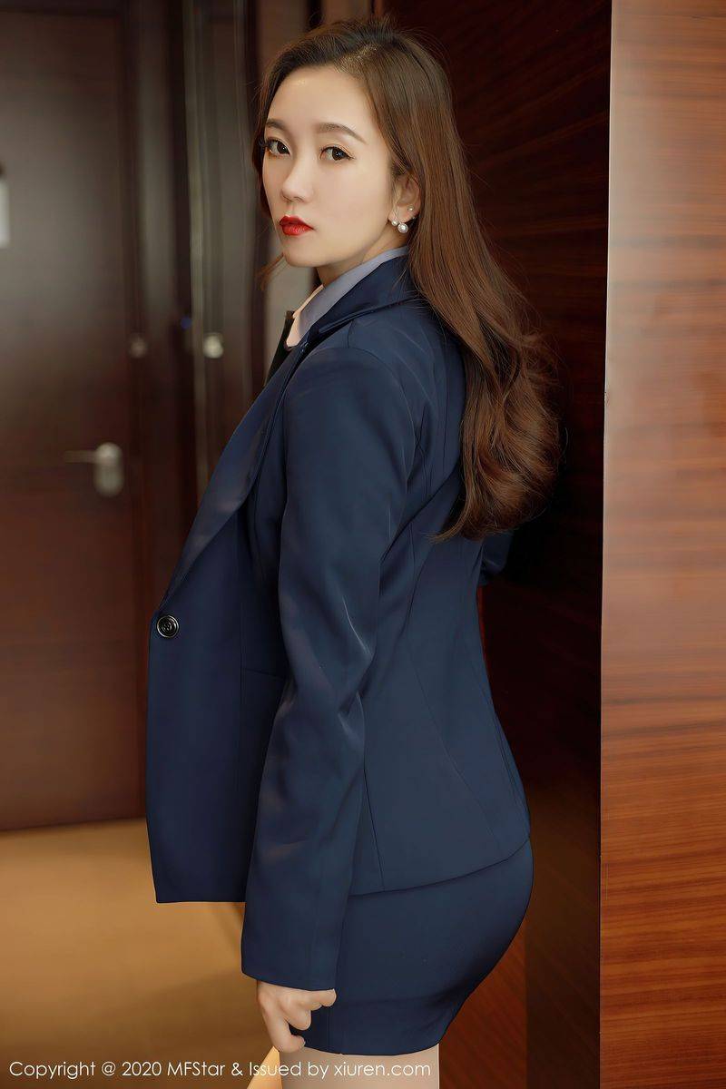 模范学院新人模特艾静香高挑身材丝袜美腿职场OL装扮套图-9