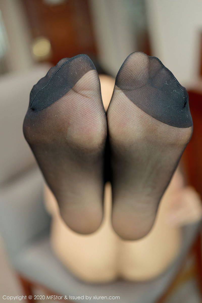 模范学院性感女神梦娜x白衬衫黑短裙职场OL秘书制服套图-48