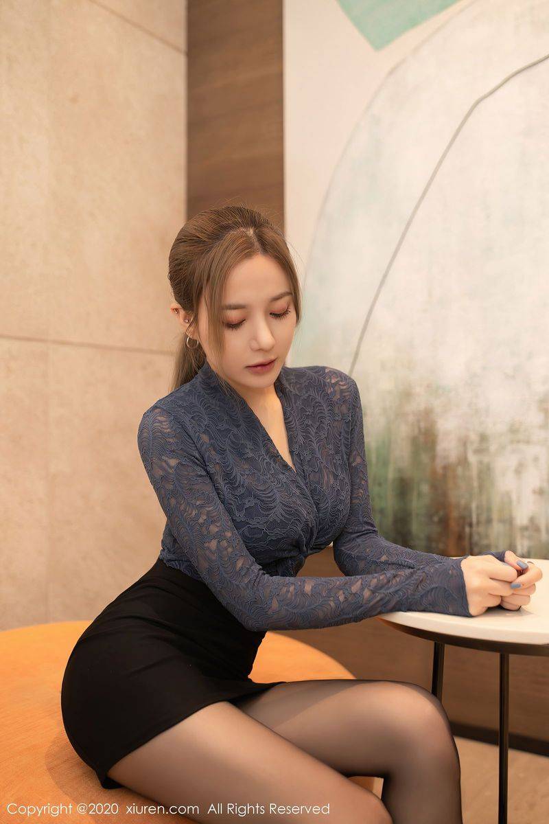 秀人网美女模特鱼子酱Fish酒店前台误操作角色扮演主题写真-11