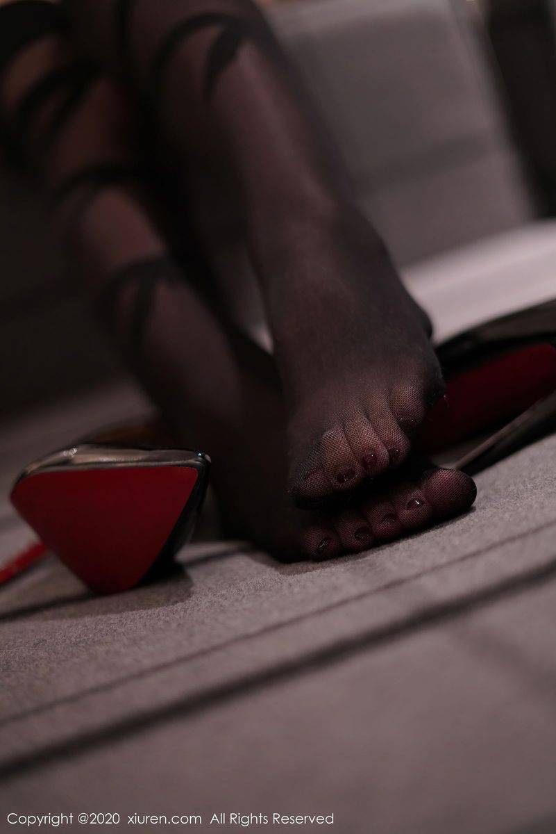 秀人网美女模特美七Mia童颜欧派绝佳身材娇媚动人性感写真-41