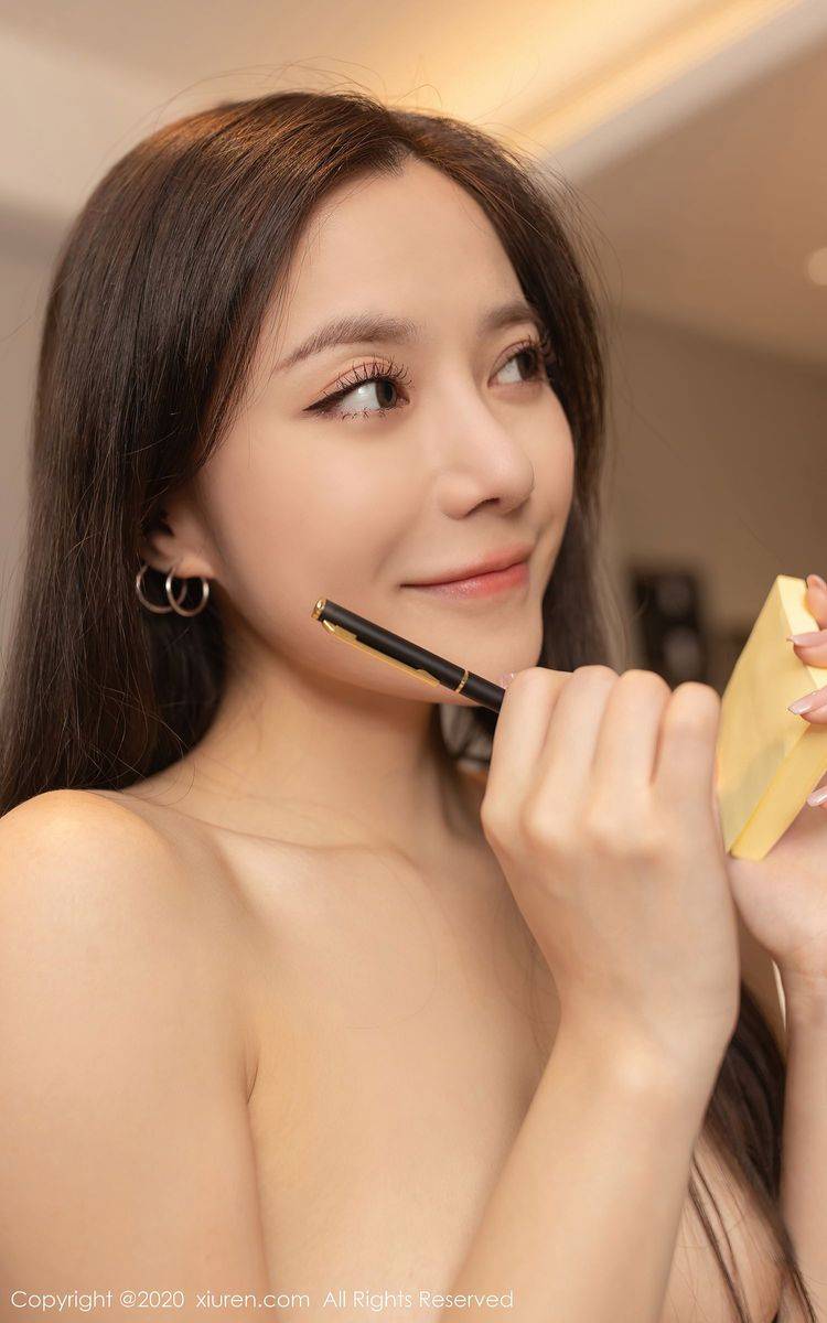 秀人网性感女神鱼子酱Fish丝袜美腿&内衣诱惑JK制服系列写真-62