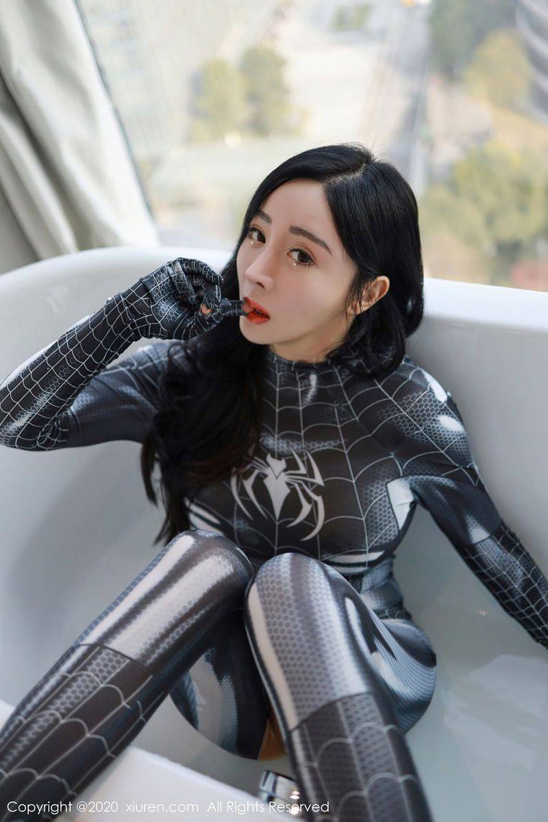 秀人网美女模特允薾修长美腿&圆润酥胸独特情趣魅力写真-36