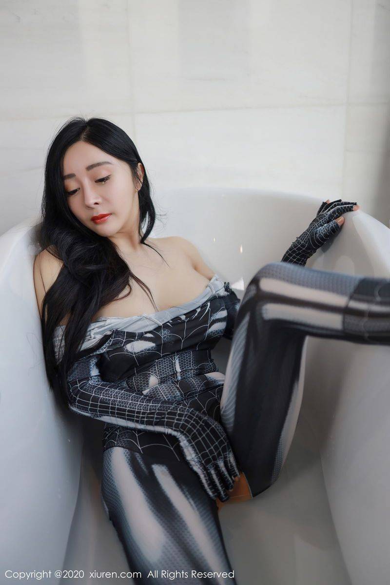 秀人网美女模特允薾修长美腿&圆润酥胸独特情趣魅力写真-40