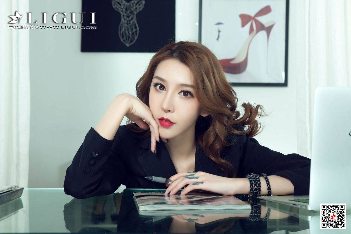 网络丽人丽柜兔子黑丝美腿+内衣诱惑职场OL装扮性感写真-81