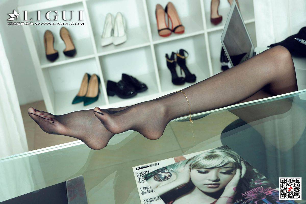 网络丽人丽柜兔子黑丝美腿+内衣诱惑职场OL装扮性感写真-88