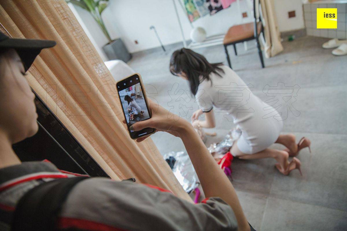 IESS异思趣向美女模特姗姗快递小哥与美女店主丝袜系列套图-63