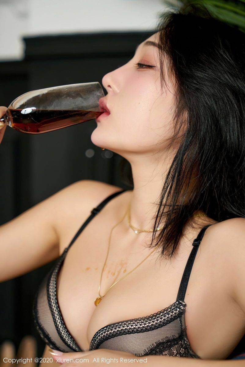 秀人网美女模特九月生黑丝美腿性感内衣职场OL系列娇媚写真-50