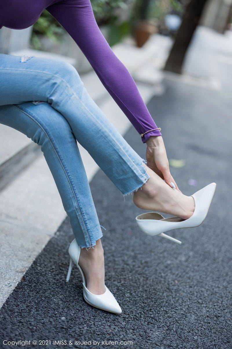 爱蜜社性感女神小狐狸Sica牛仔长裤高跟鞋&丝袜美腿系列街拍-9