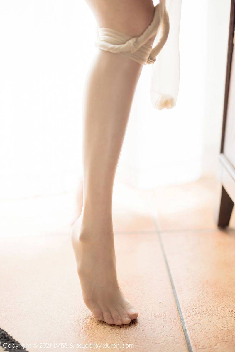 爱蜜社性感女神小狐狸Sica牛仔长裤高跟鞋&丝袜美腿系列街拍-34