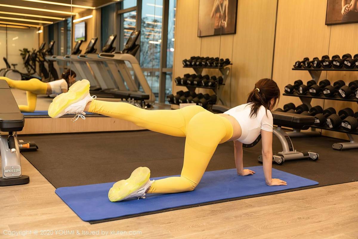 尤蜜荟性感女神王雨纯运动内衣+黄色紧身裤健身房主题写真-25
