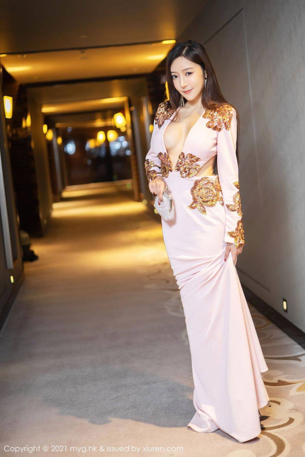 美媛馆性感女神王馨瑶yanni古典旗袍与华丽礼裙绝美风情写真-50